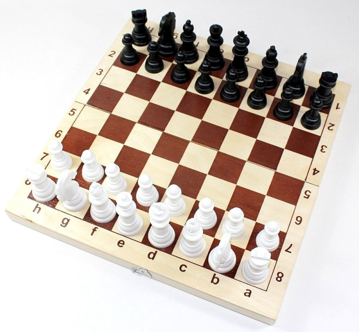 Игра настольная Шахматы пластмассовые в деревянной упаковке (поле 29см х 29см) 